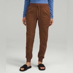 LULULEMON 2022 Dance Studio Pant Mid Rise Joggers Brown Size 2